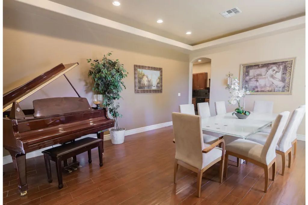 Uptown Phoenix Home Close to Everything (CDC safe) 