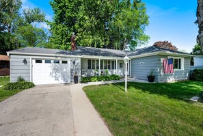 Exterior - Three bedroom | 2 Bath Ranch Home Steps Away from the Water (Sturgeon Bay)