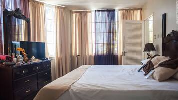 Family Apartment | 2 bedrooms, iron/ironing board, free WiFi