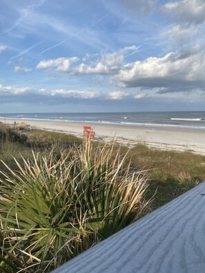 Beach nearby, sun loungers, beach towels