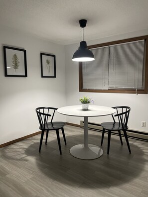 Dining - Lake house  (Hurley)