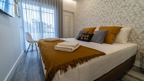 3 bedrooms, WiFi, bed sheets - Plan Be Guesthouse - In Age Apartment (Faro)