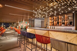 2 bars/lounges, rooftop bar, lobby lounge, lobby lounge
