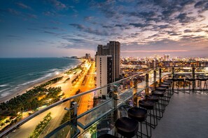 2 間酒吧/酒廊、天台酒吧、大堂酒廊、大堂酒廊