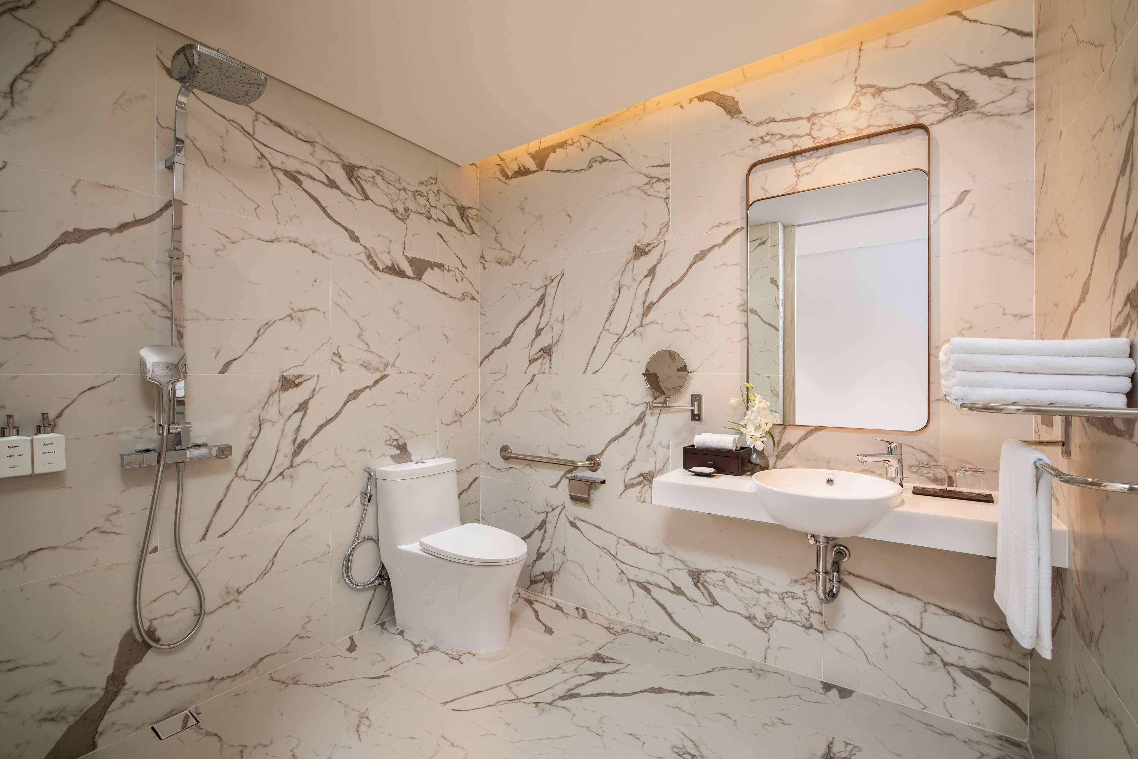 rainfall showerhead, free toiletries, hair dryer, bathrobes