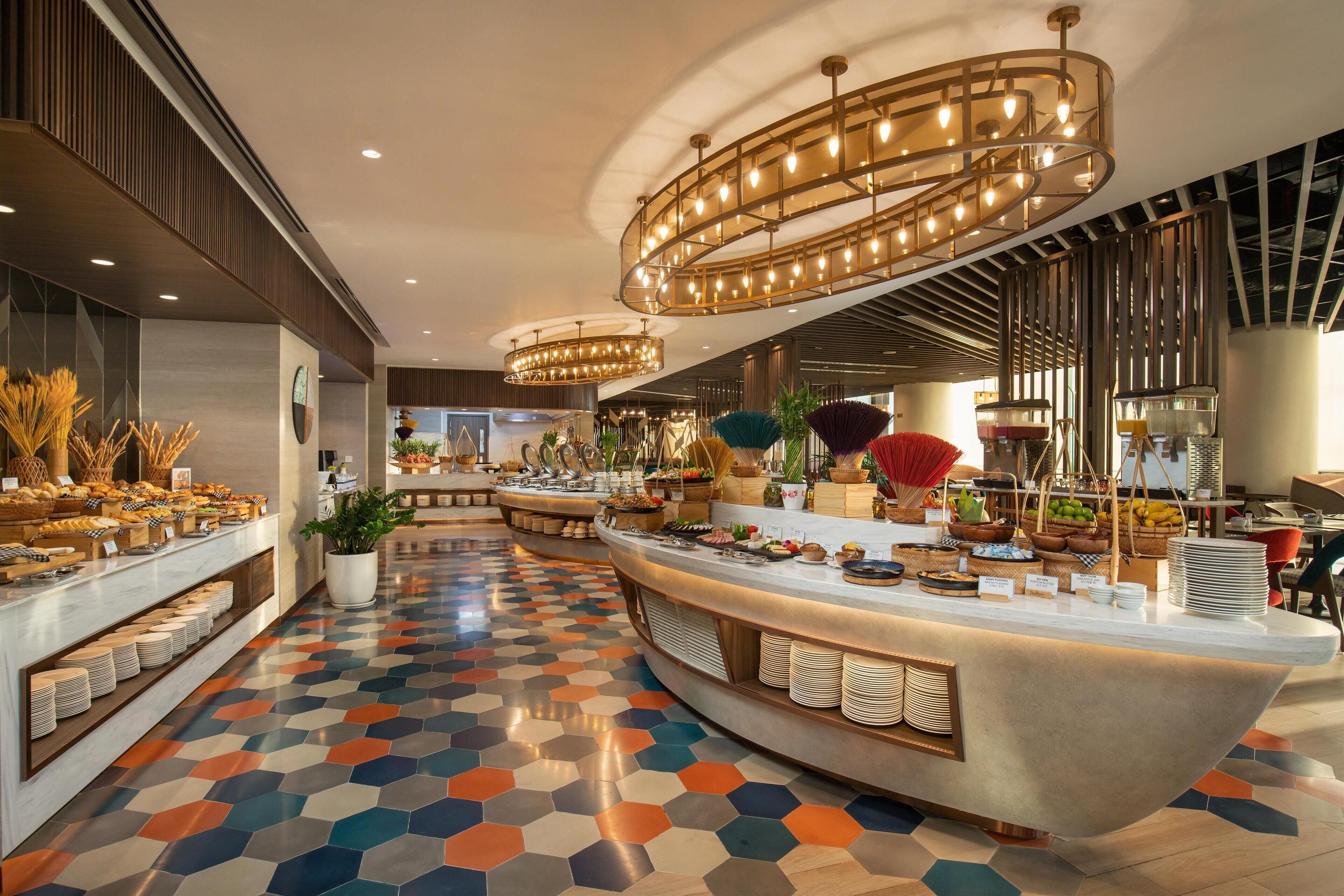 Bữa sáng buffet hàng ngày với phụ phí nhỏ 