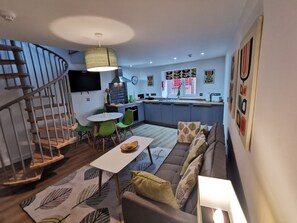 Deluxe Apartment, Private Bathroom, Courtyard View (1 bedroom) | Interior - The Barn (Swaffham)