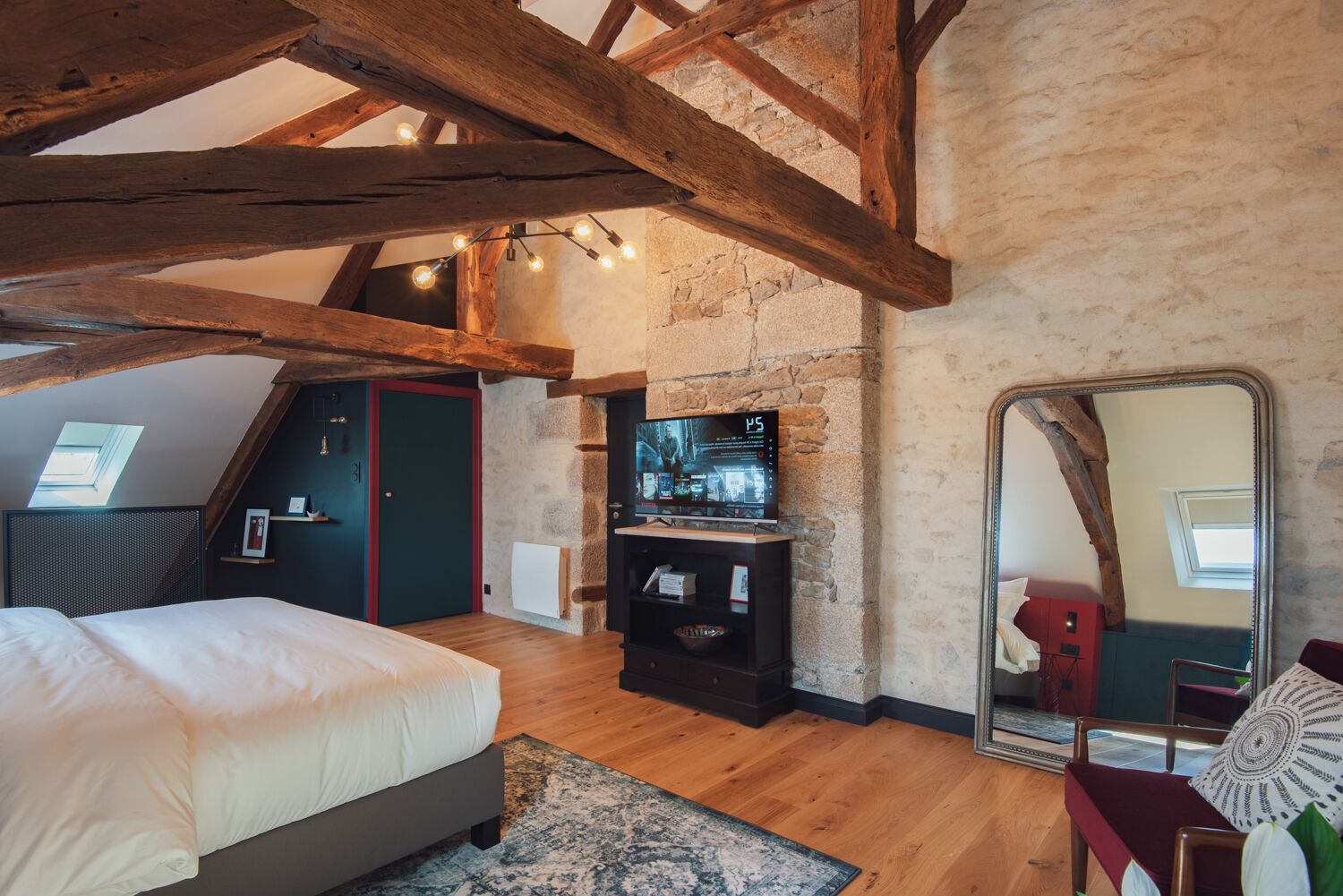 3 bedrooms, iron/ironing board, free WiFi, bed sheets
