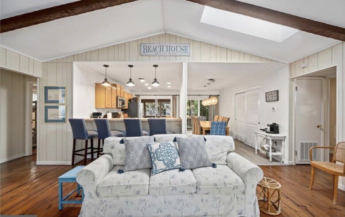4BR 2BA House in beautiful BETHANY WEST- sleeps 12!