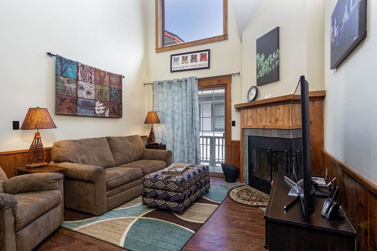 Condo, 2 Bedrooms | Living room