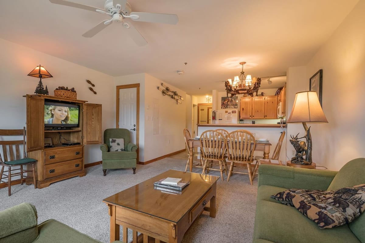 Townhome, 2 Bedrooms | Living room