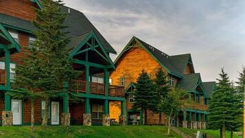 Nhà liên kế, 3 phòng ngủ | Ngoại thất