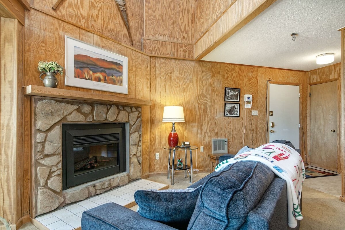 Condo, 2 Bedrooms | Living room