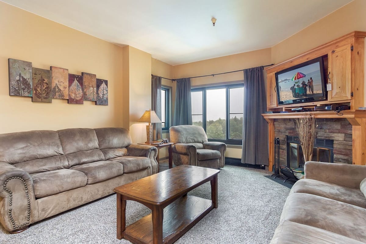 Kondominium, 4 kamar tidur | Ruang keluarga