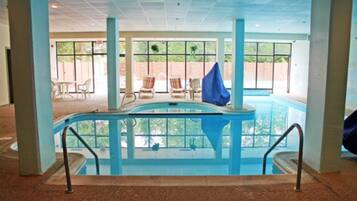 Kondominium, 1 Tempat Tidur Queen | Kolam renang