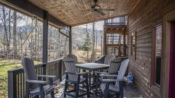 Nhà, 4 phòng ngủ | Ban công