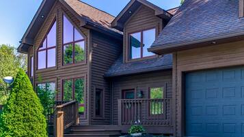 Nhà, 4 phòng ngủ | Ngoại thất