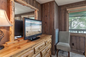 Condo, 2 Bedrooms | Interior