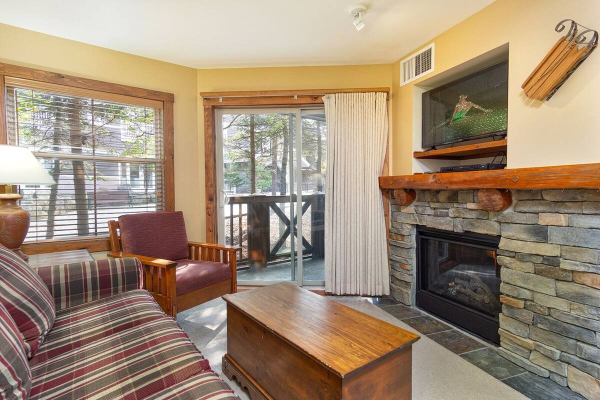 Condo, 1 Bedroom | Living room