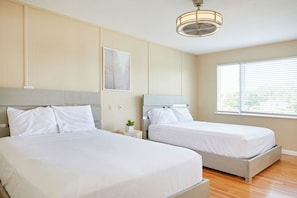 3 chambres, fer et planche à repasser, accès au Wi-Fi (inclus)
