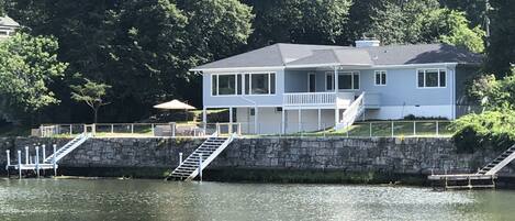 المنشأة من الخارج