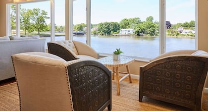 OASIS @ OCEAN BEACH PARK: 6 QUEEN BEDS