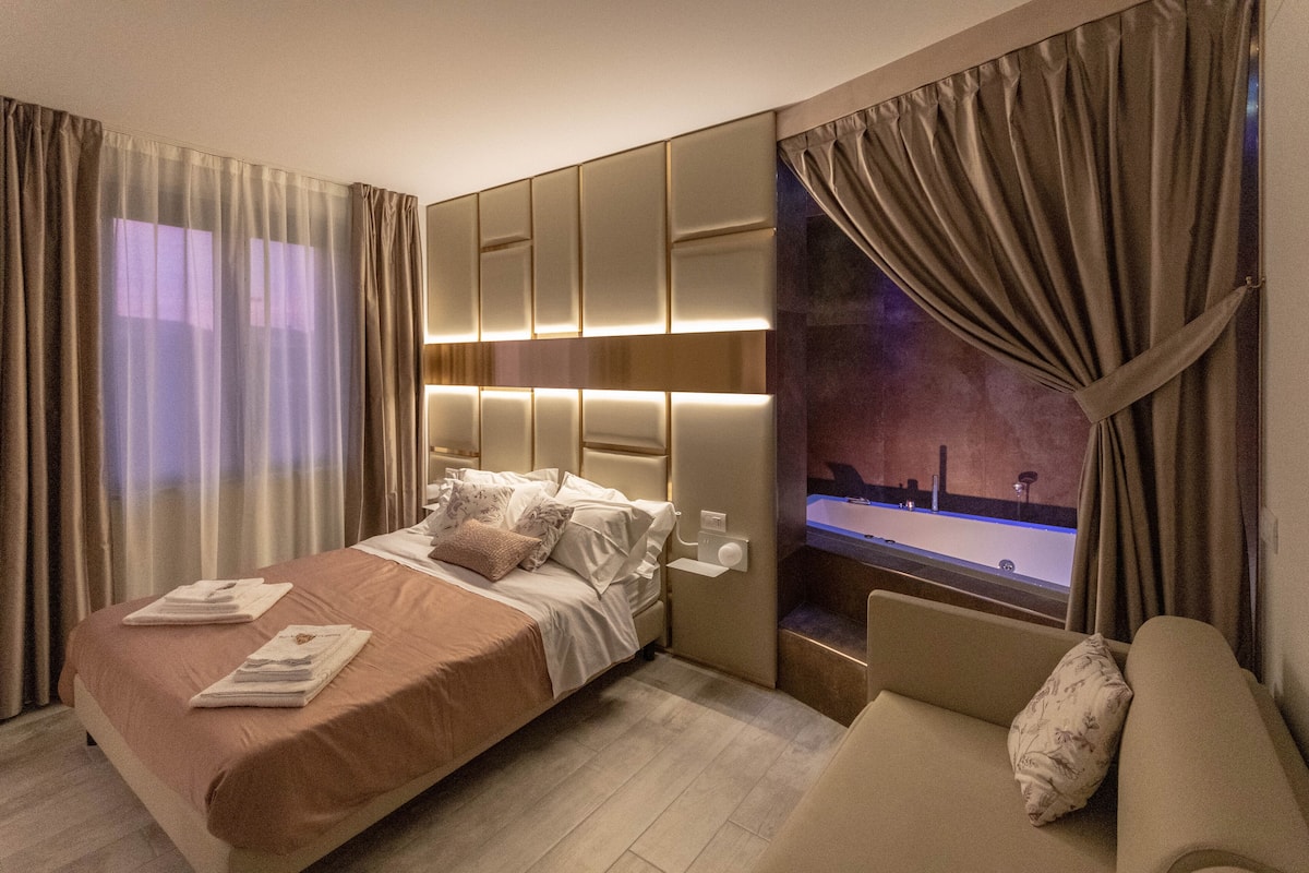 Elite Room | Premium bedding, individually decorated, individually furnished, desk