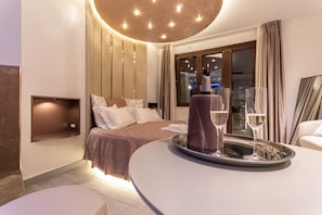 Habitación Deluxe | Ropa de cama de alta calidad y decoración individual