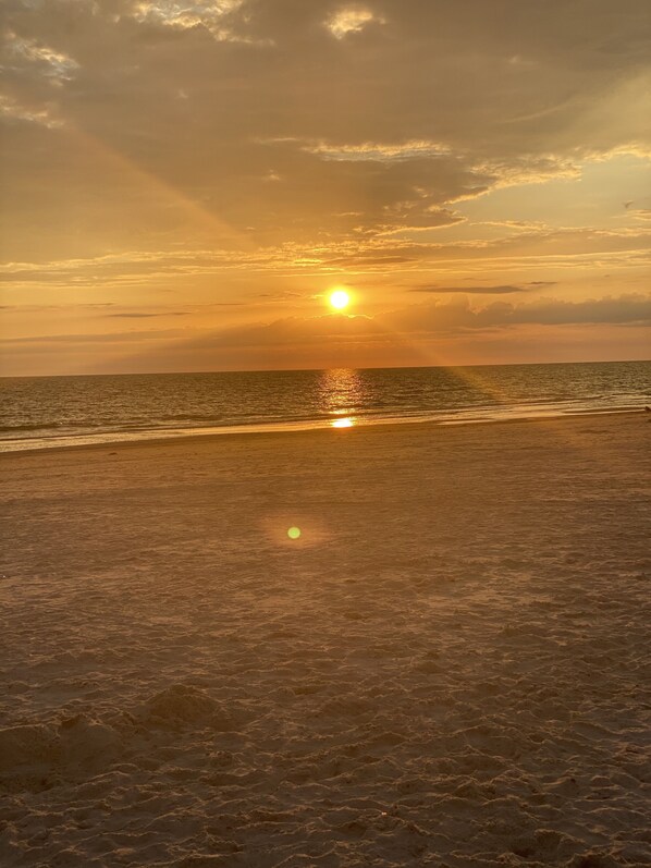 Beach nearby - Beach Life RV ... Come relax and play on the beaches of south Cape San Blas! (Port St. Joe)