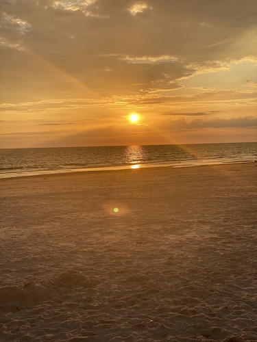 Beach Life RV ... Come relax and play on the beaches of south Cape San Blas!