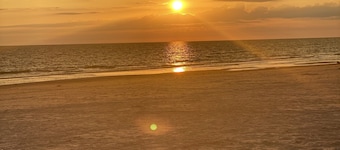 Beach Life RV ... Come relax and play on the beaches of south Cape San Blas!