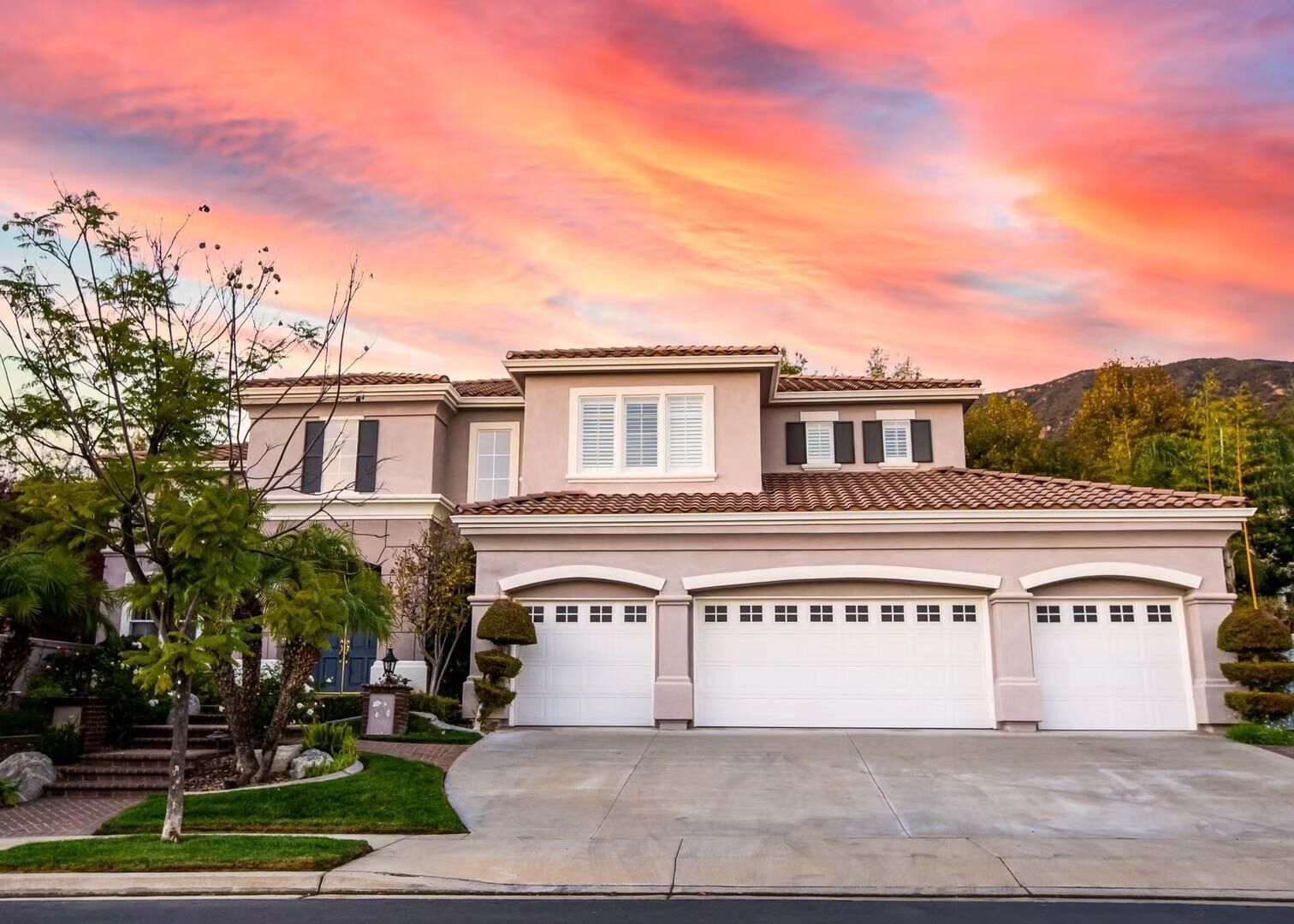 Elegant executive home to enjoy, 4br/4ba