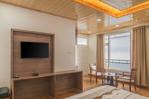 Superior Room, Balcony, Mountain View | Desk, blackout drapes, bed sheets - Echor - The Koti Village Resort (Shimla)