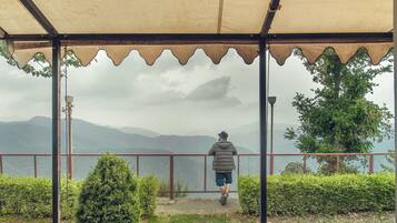 Classic-Zelt, Bergblick | Blick aufs Tal