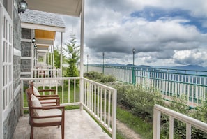 Traditional Cottage, Patio, Mountain View | Terrace/patio