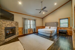 4 bedrooms, free WiFi, bed sheets