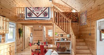 2-bedroom vacation home just 10 minutes from Viroqua's charming downtown