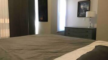 2 bedrooms, desk, iron/ironing board, free WiFi