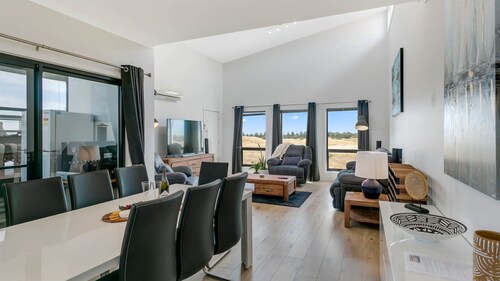 Fairway 1 - 9/19 Troon Drive