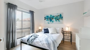 4 bedrooms, iron/ironing board, Internet