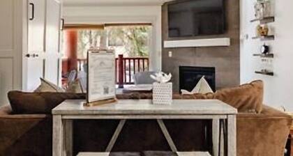 PERFECT LOCATION: Slope Side Park City Condo