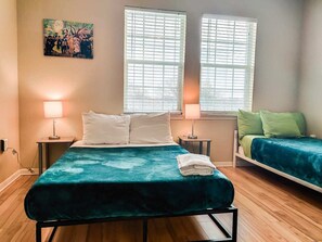 3 chambres, bureau, Wi-Fi, draps fournis
