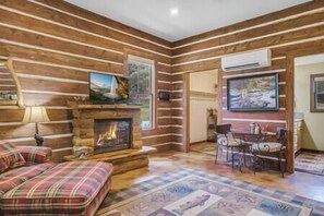 Fernseher, Kamin