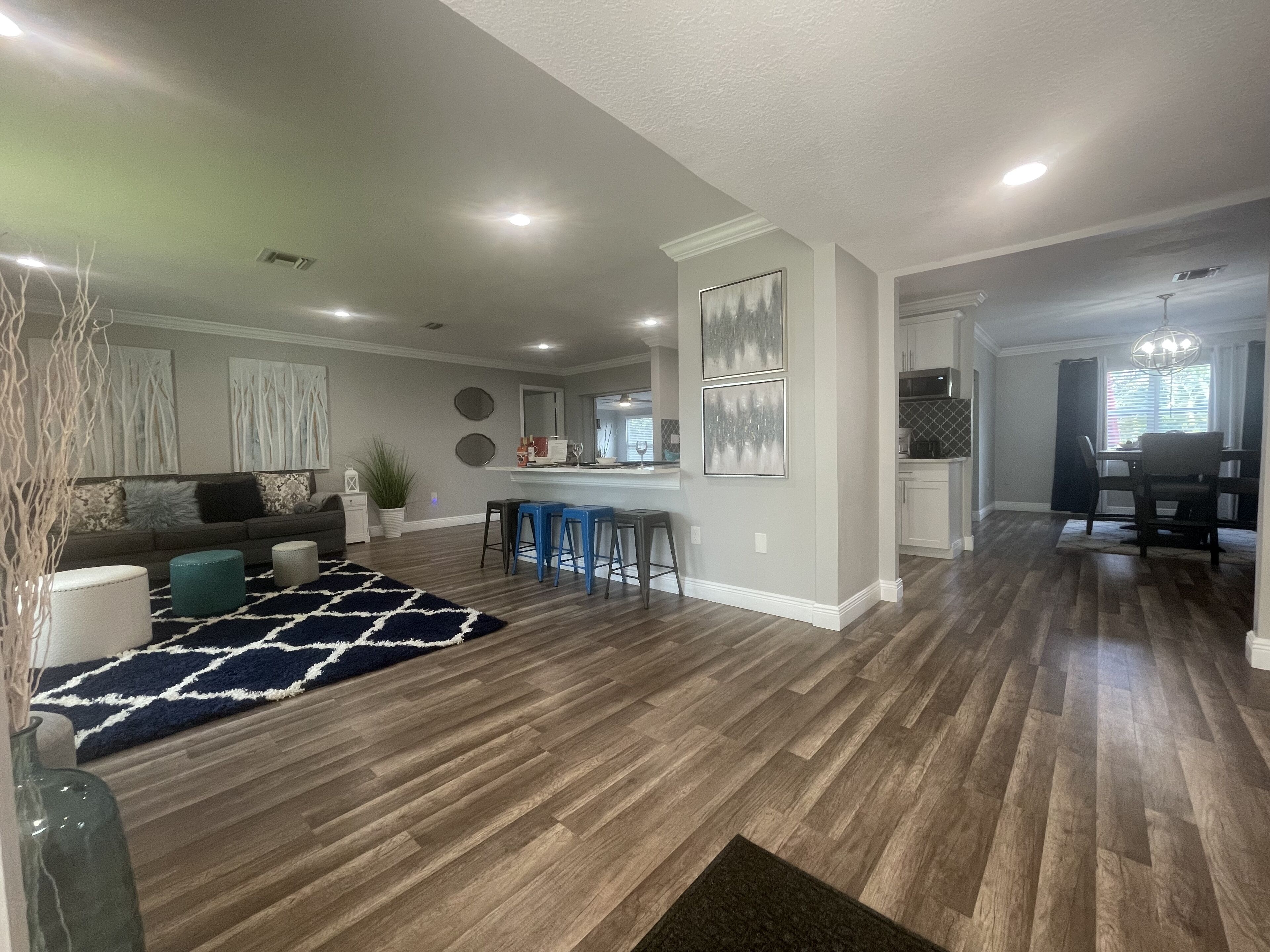 AMAZING LARGE VACATION  HEATED POOL & HOT TUB HOME DUNEDIN CLEARWATER!