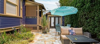Patio Cottage for 1-2 w/kitchen & gas firepit