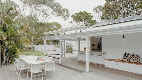 Paradise Palms - pet-friendly beach home with pool