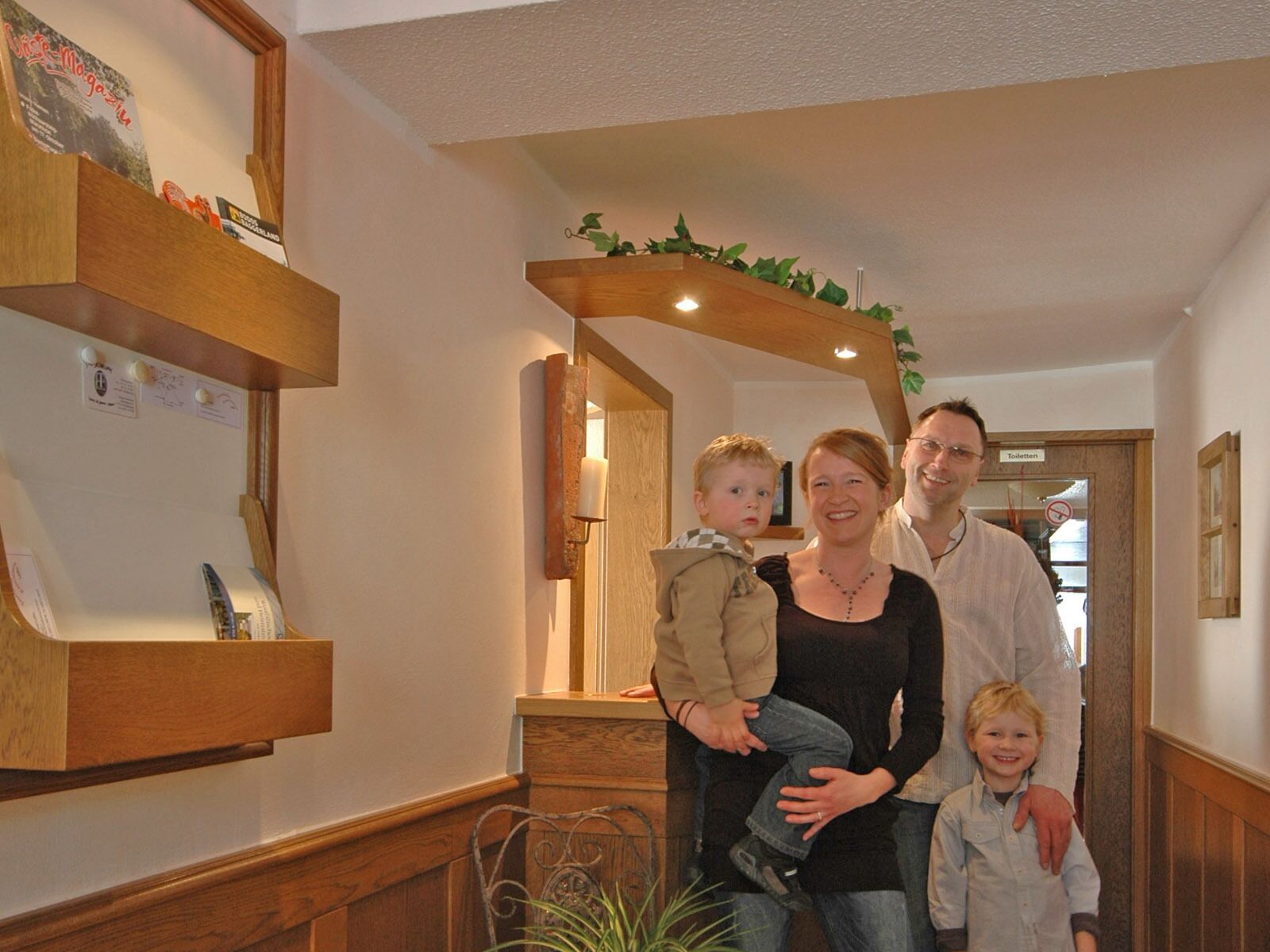 Gasthof zur Post, (Schmallenberg), LHS 08854-Gasthof zur Post, Familie Schulte - Kirchrarbach Sauerland - Das sind wir!