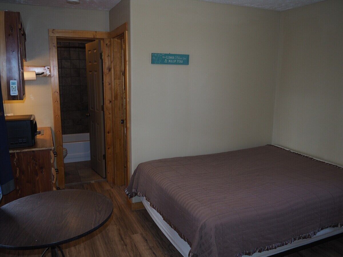 1 bedroom, free WiFi, bed sheets
