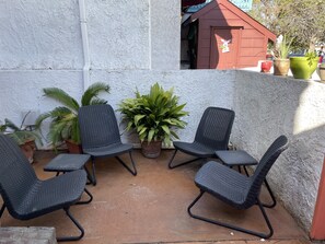 Terrace/patio - Cottage 2 BD with Kitchen 2 Blocks from the Beach (Myrtle Beach)