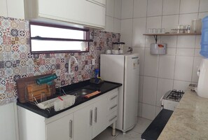 Fridge, oven, stovetop, coffee/tea maker - Barra de St Antônio - Temporada (Barra de Santo Antônio)